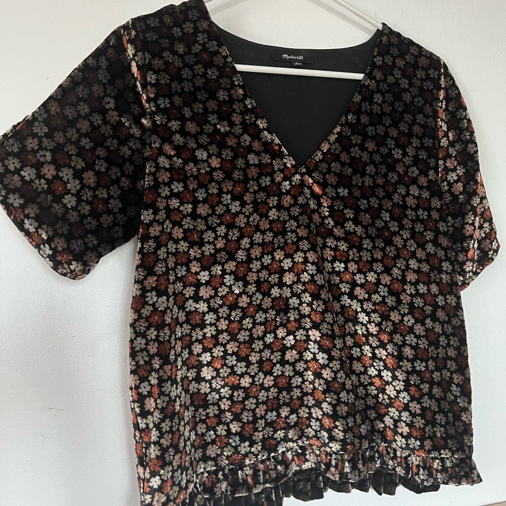 Madewell Velvet floral flutter sleeve top